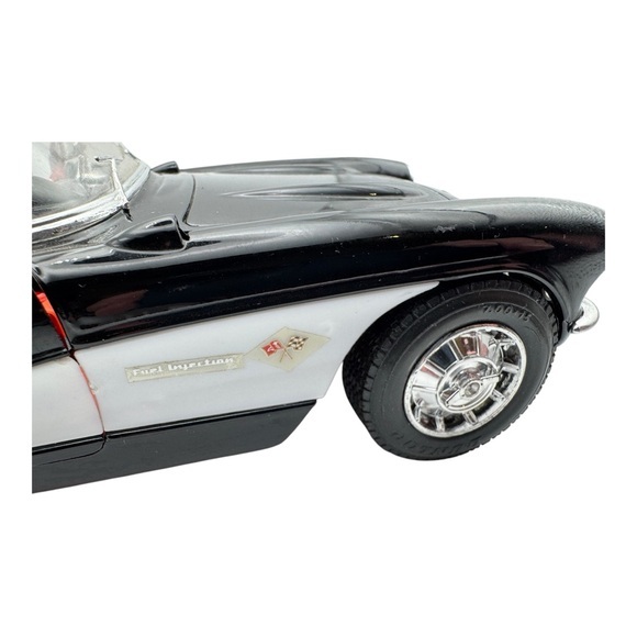 Majorette Chevrolet 1957 Diecast Model Car -‎ 1/18 Scale - Picture 8 of 16